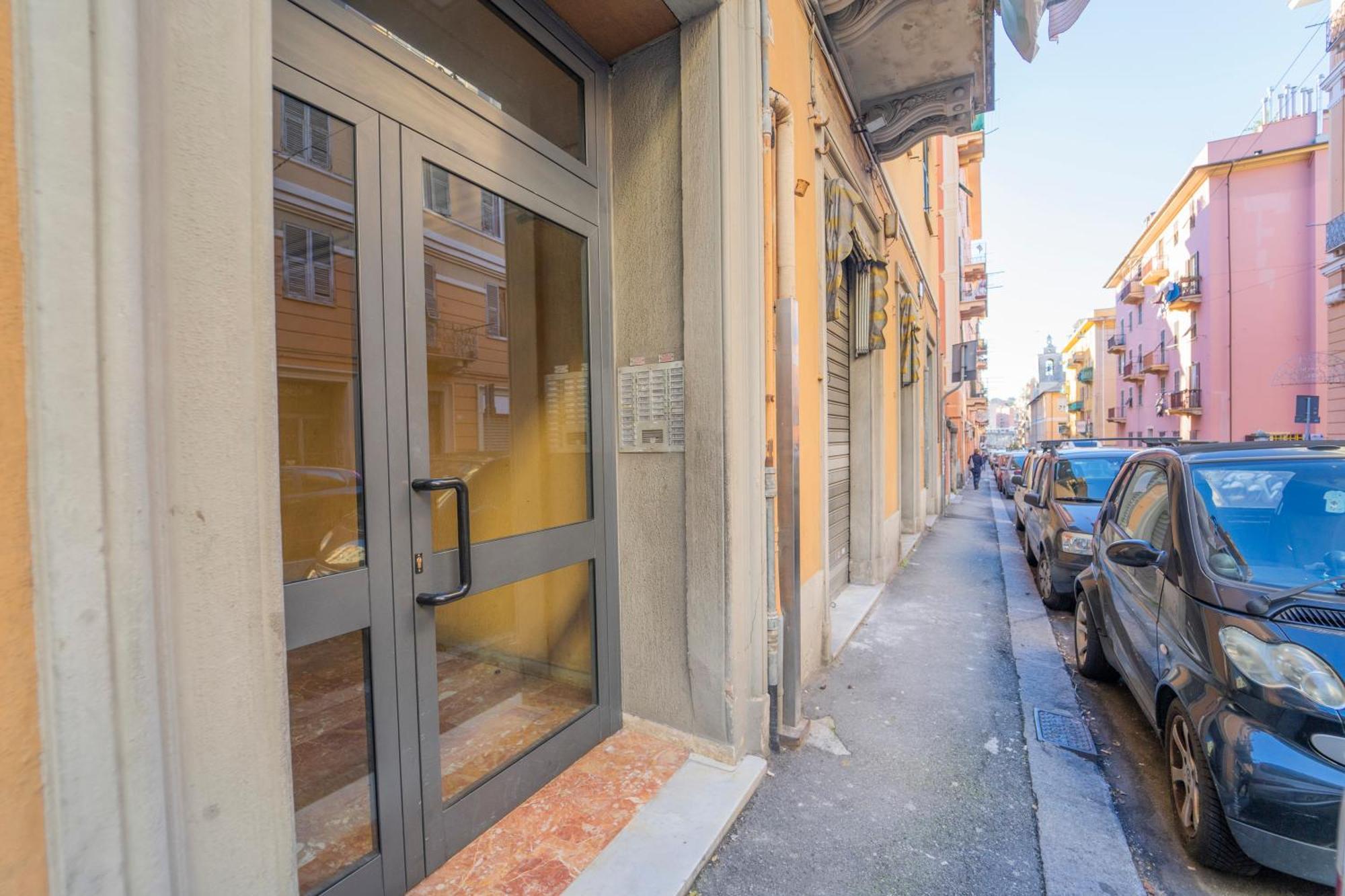 Appartamento Genova,400M Dal San Martino Екстериор снимка